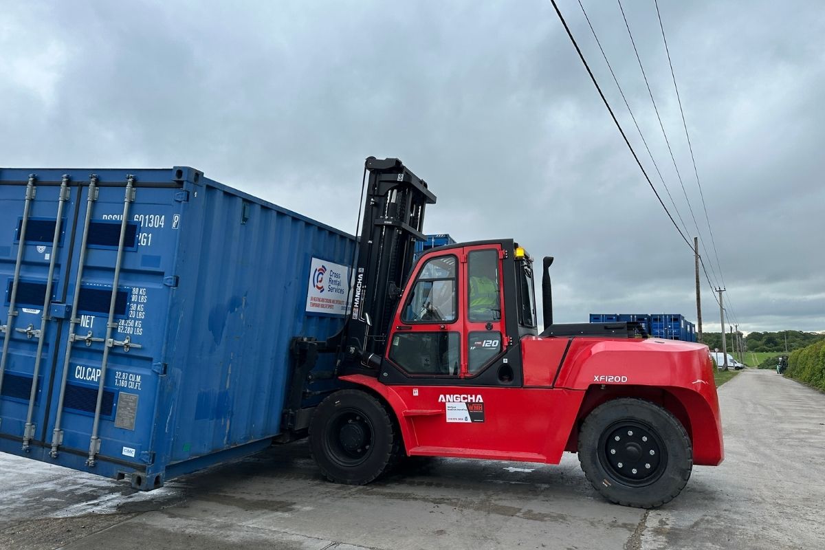 CRS installing temporary boiler plant on site