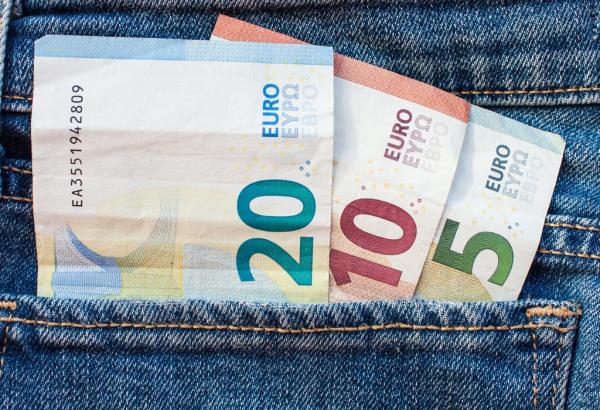 Manage Your Cash Flow by Leasing a Fridge For Your Business